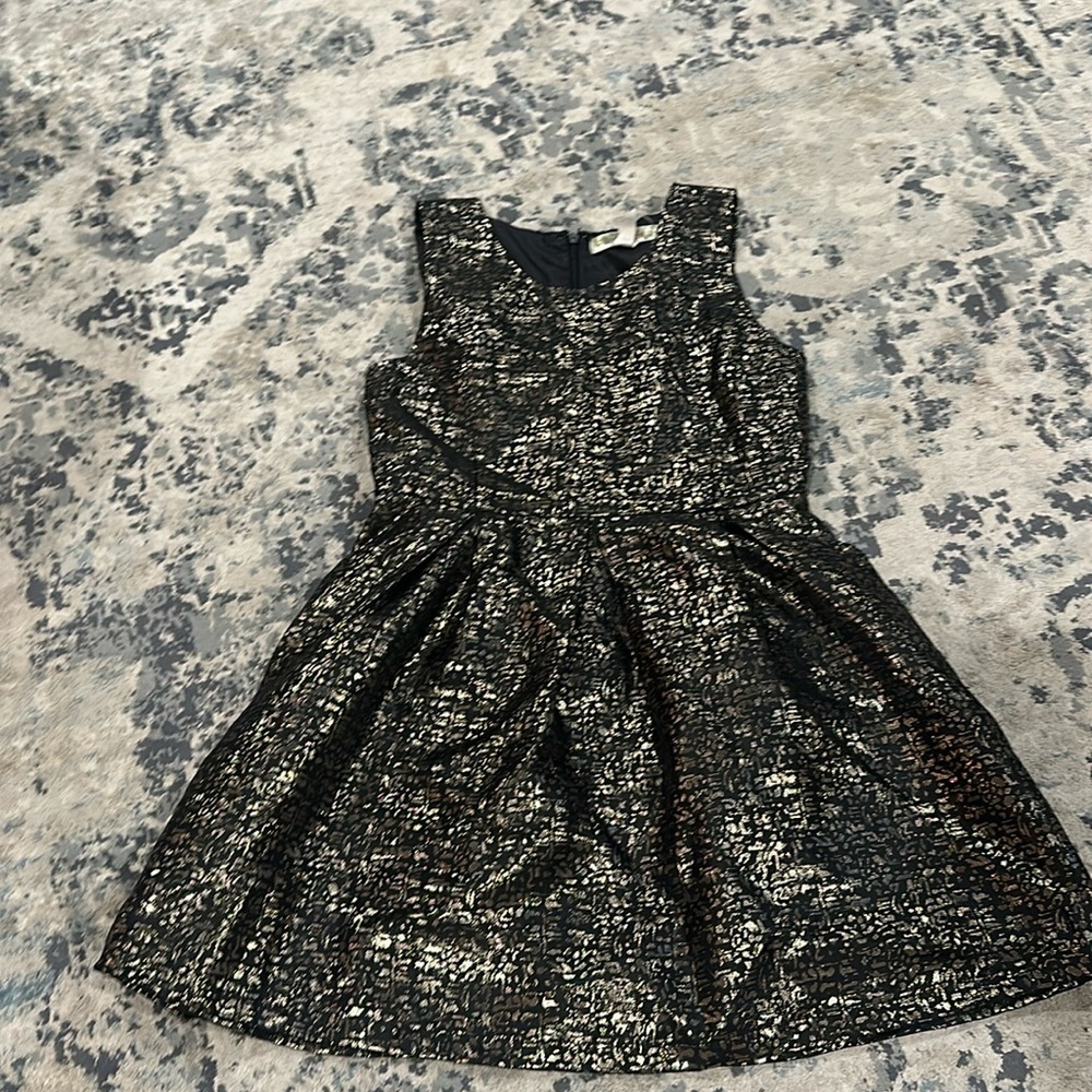 GIRL’S FANCY DRESS SIZE MEDIUM 8